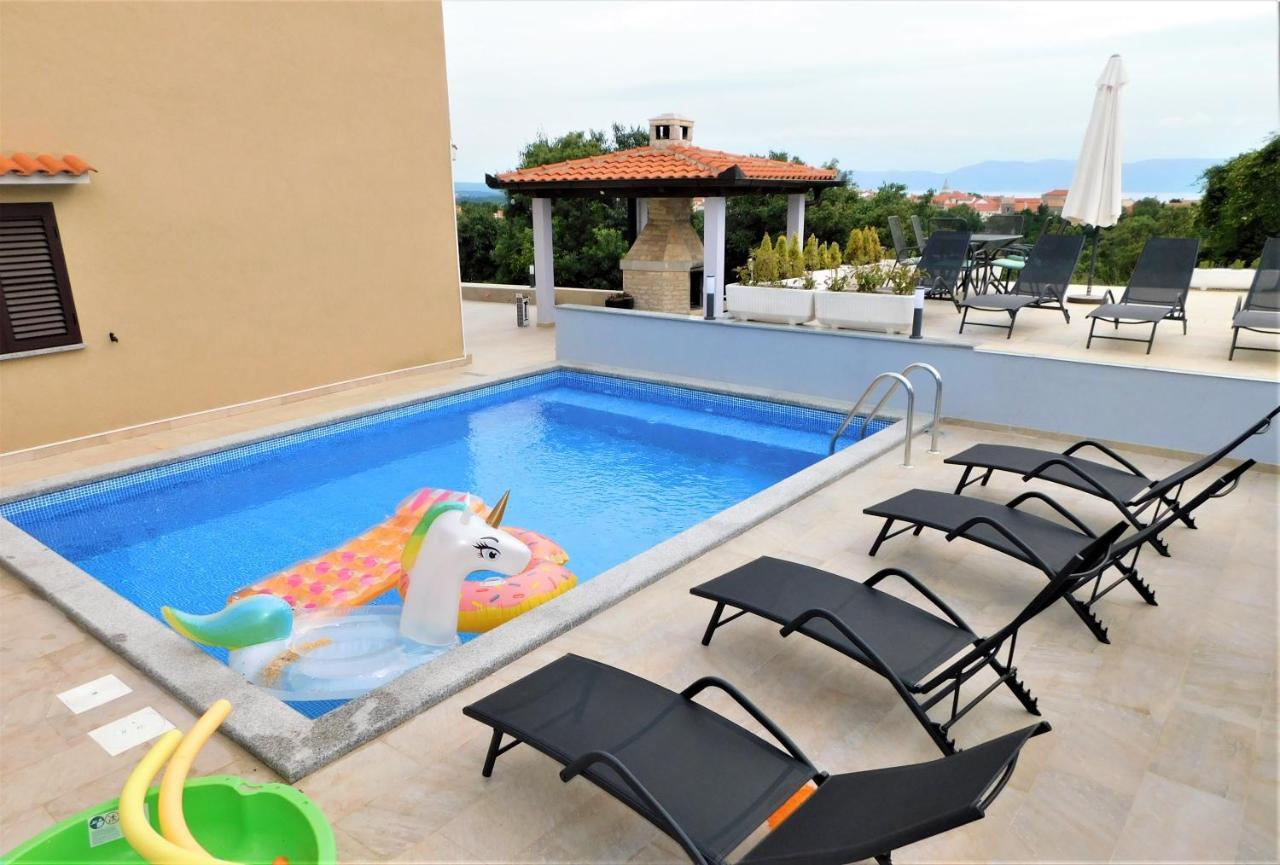 Apartman "Sabine Red" With Heated Pool Omišalj Εξωτερικό φωτογραφία