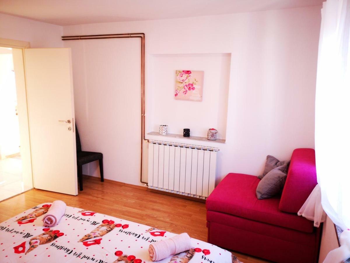 Apartman "Sabine Red" With Heated Pool Omišalj Εξωτερικό φωτογραφία
