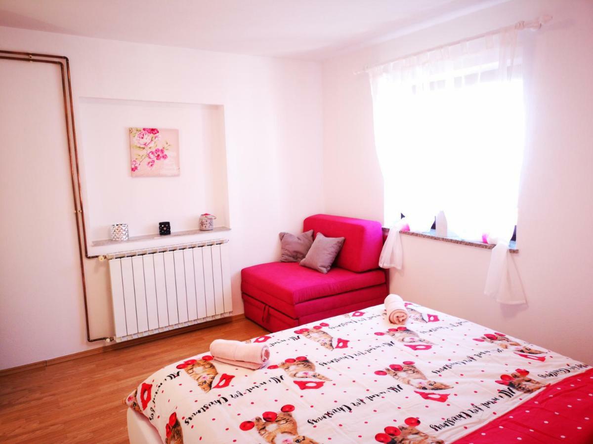 Apartman "Sabine Red" With Heated Pool Omišalj Εξωτερικό φωτογραφία