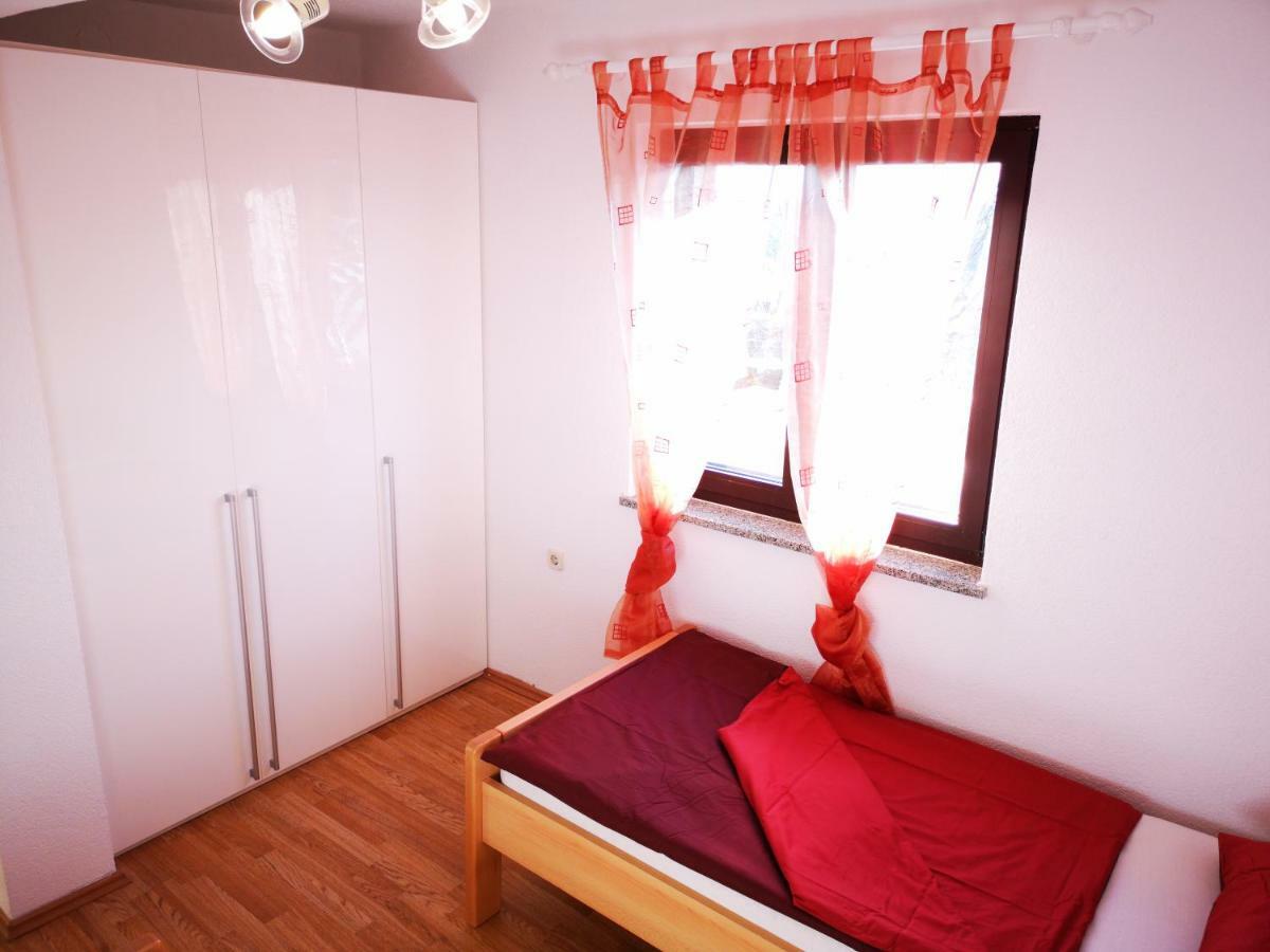 Apartman "Sabine Red" With Heated Pool Omišalj Εξωτερικό φωτογραφία