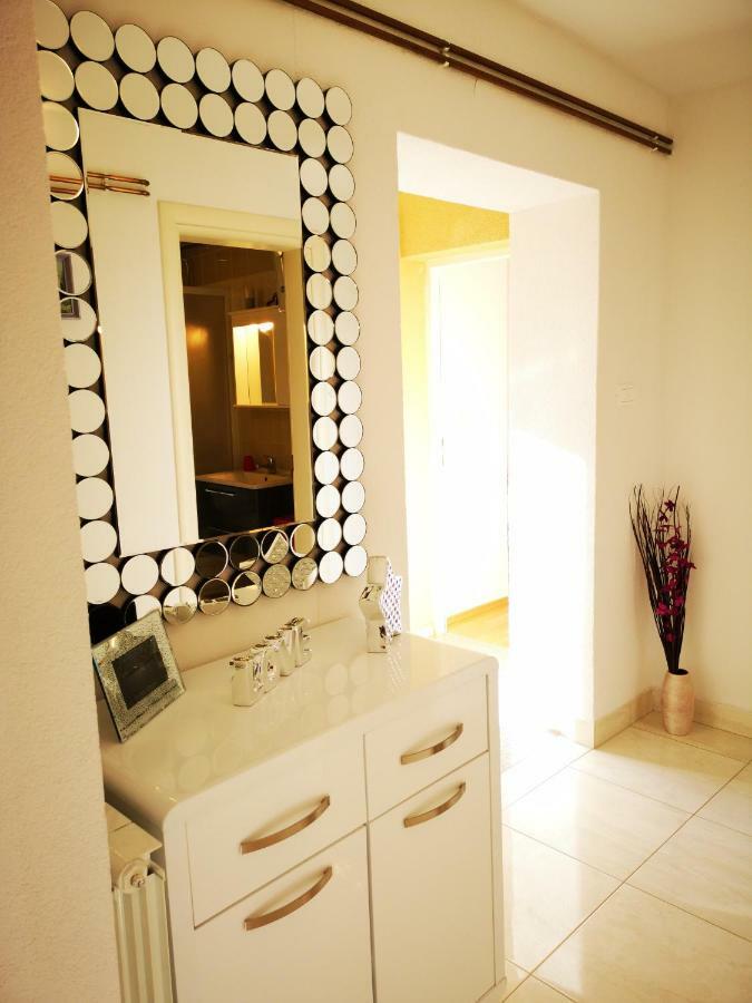 Apartman "Sabine Red" With Heated Pool Omišalj Εξωτερικό φωτογραφία